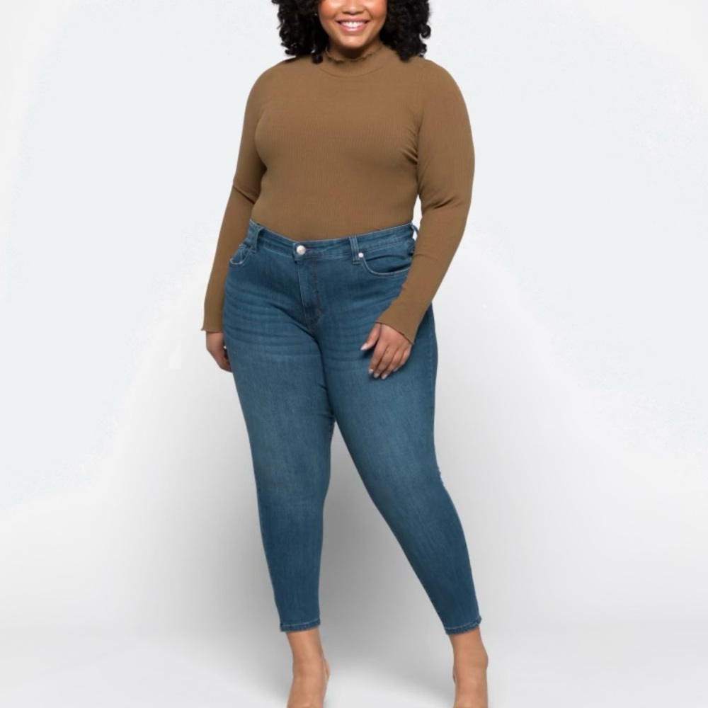 Women’s Mid-Rise Finished Hem Ankle Skinny Jean